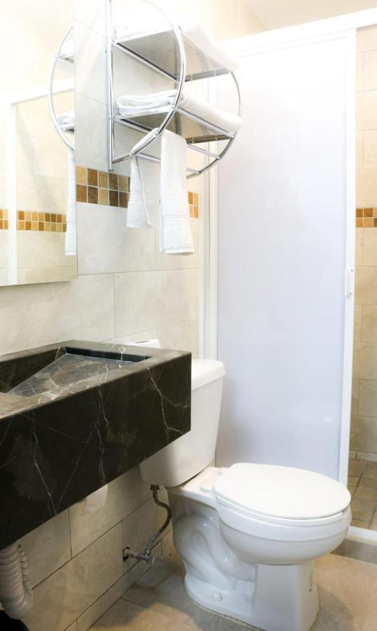 Suites Bajio Леон Экстерьер фото
